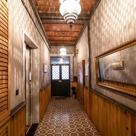 The Istanbuller Apartment *